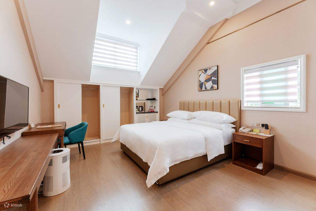 Villa Loft with King Bed